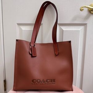 Coach Relay Tote 34 in 1941 Saddle